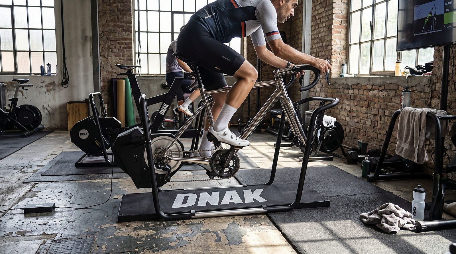 Cycliste s'entraînant sur le DNAK D1
