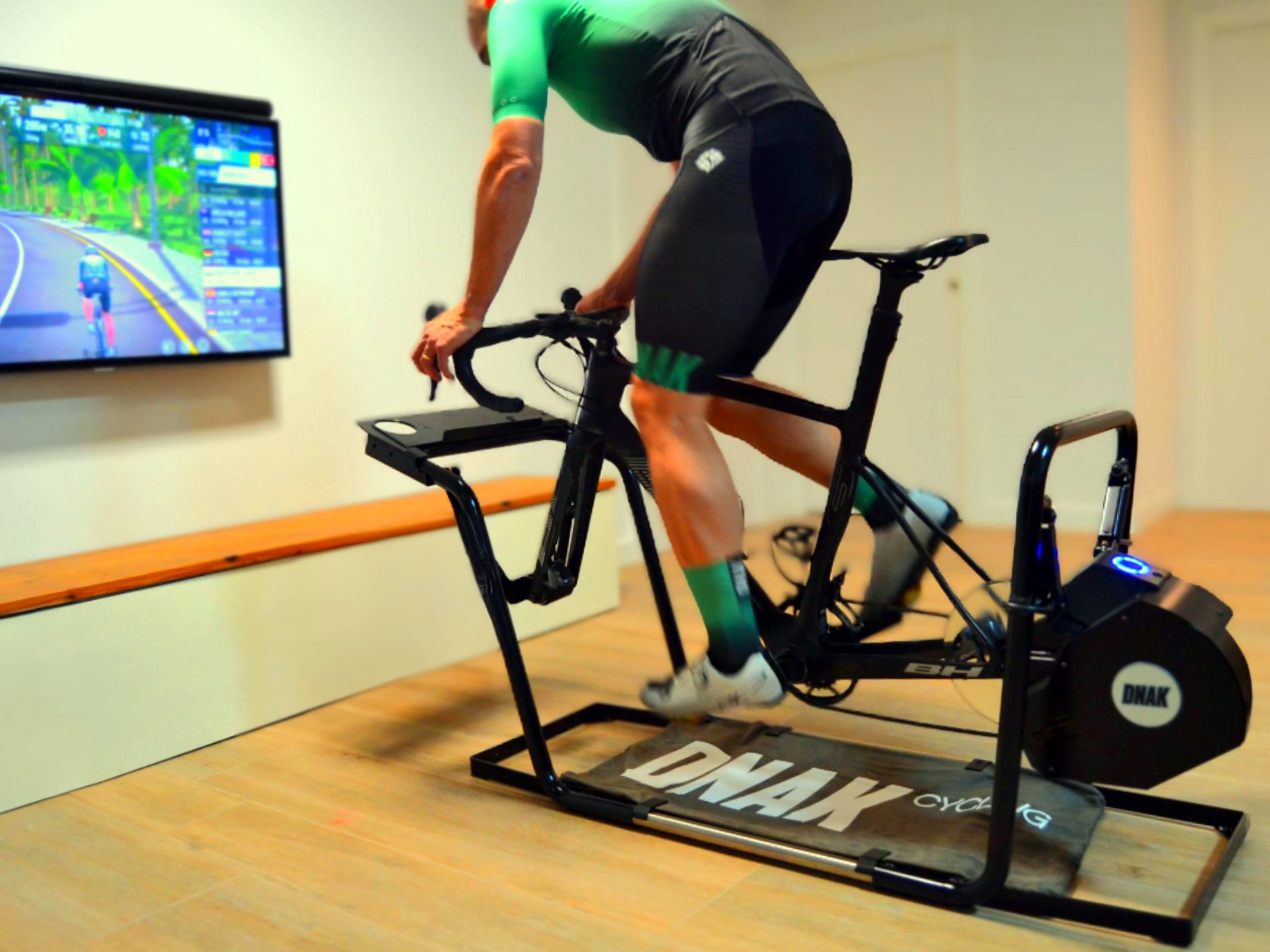Cycliste s'entraînant sur le DNAK D1 + FR
